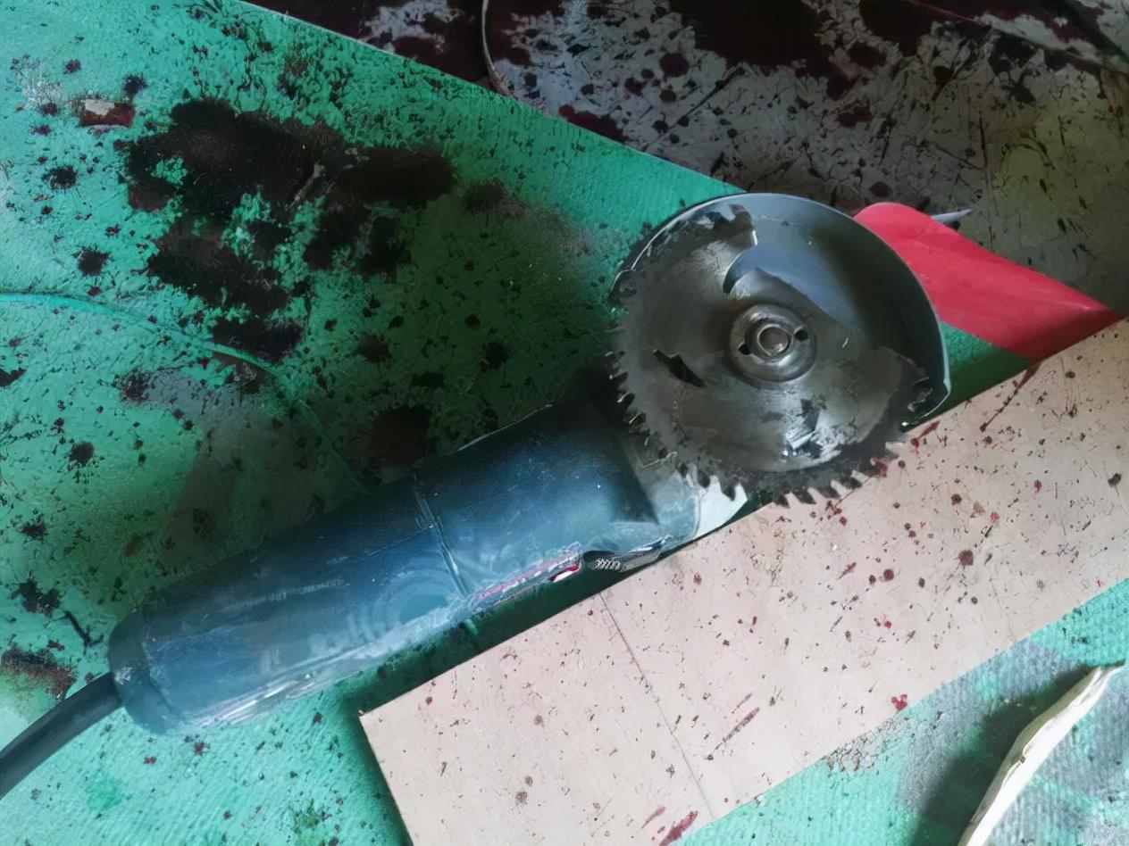 电动角磨机伤人事故视频_电动角磨机工作原理_电动角磨机安全使用方法